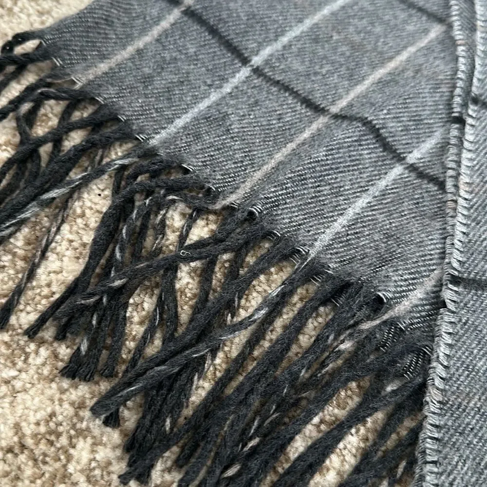 Geoffrey Beene Cashme’ Italian Scarf